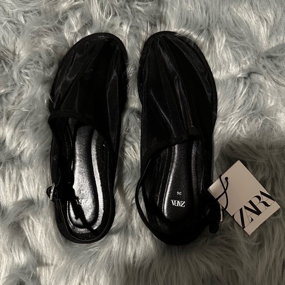 Zara Women's Mesh Black Flats